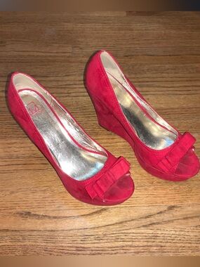 Material Girl Red Suede Peep-Toe Wedge Heels with Front Bow